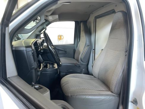 Used 2022 Chevrolet Express 3500 w/ Power Convenience Package RWD image 7