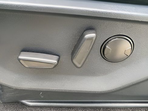 Certified 2022 Ford F150 XLT w/ Equipment Group 302A High image 10