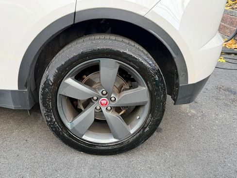 Used 2018 Jaguar E-PACE SE image 30