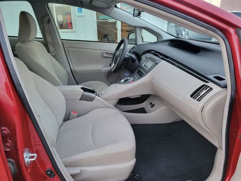 Used 2014 Toyota Prius Two image 16