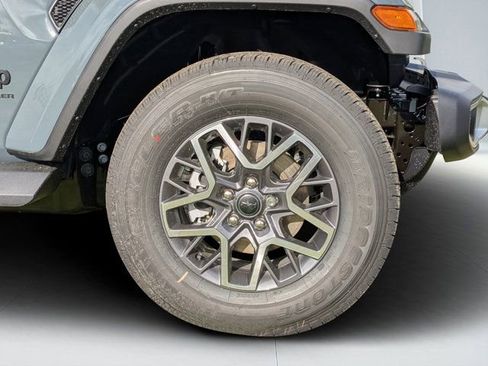 New 2026 Jeep Wrangler Unlimited Sahara AWD/4WD image 9