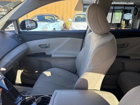 Used 2011 Toyota Venza image 15