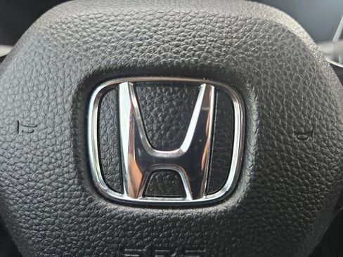 Used 2025 Honda Pilot Touring image 5