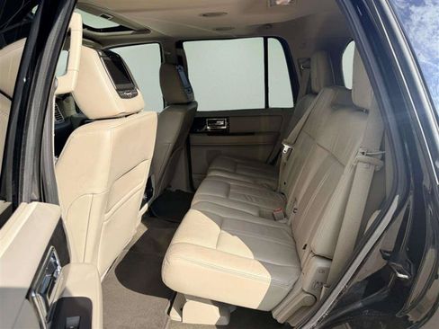 Used 2016 Lincoln Navigator Select AWD/4WD image 16