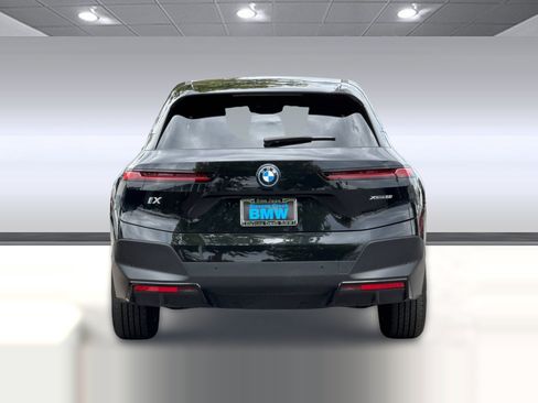 Used 2024 BMW iX xDrive50 w/ Premium Package AWD/4WD image 10