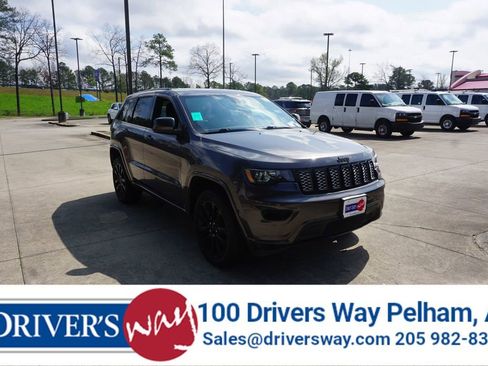 Used 2020 Jeep Grand Cherokee Altitude image 1