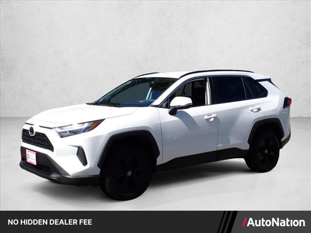 Used 2022 Toyota RAV4 XLE AWD/4WD image 1