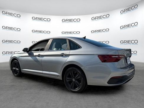 Used 2022 Volkswagen Jetta SE FWD image 5