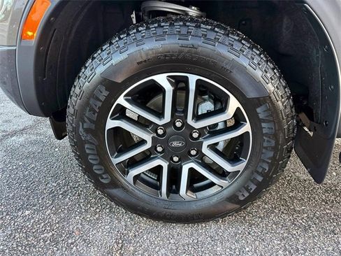 Used 2025 Ford Ranger Lariat w/ FX4 Off-Road Package image 8