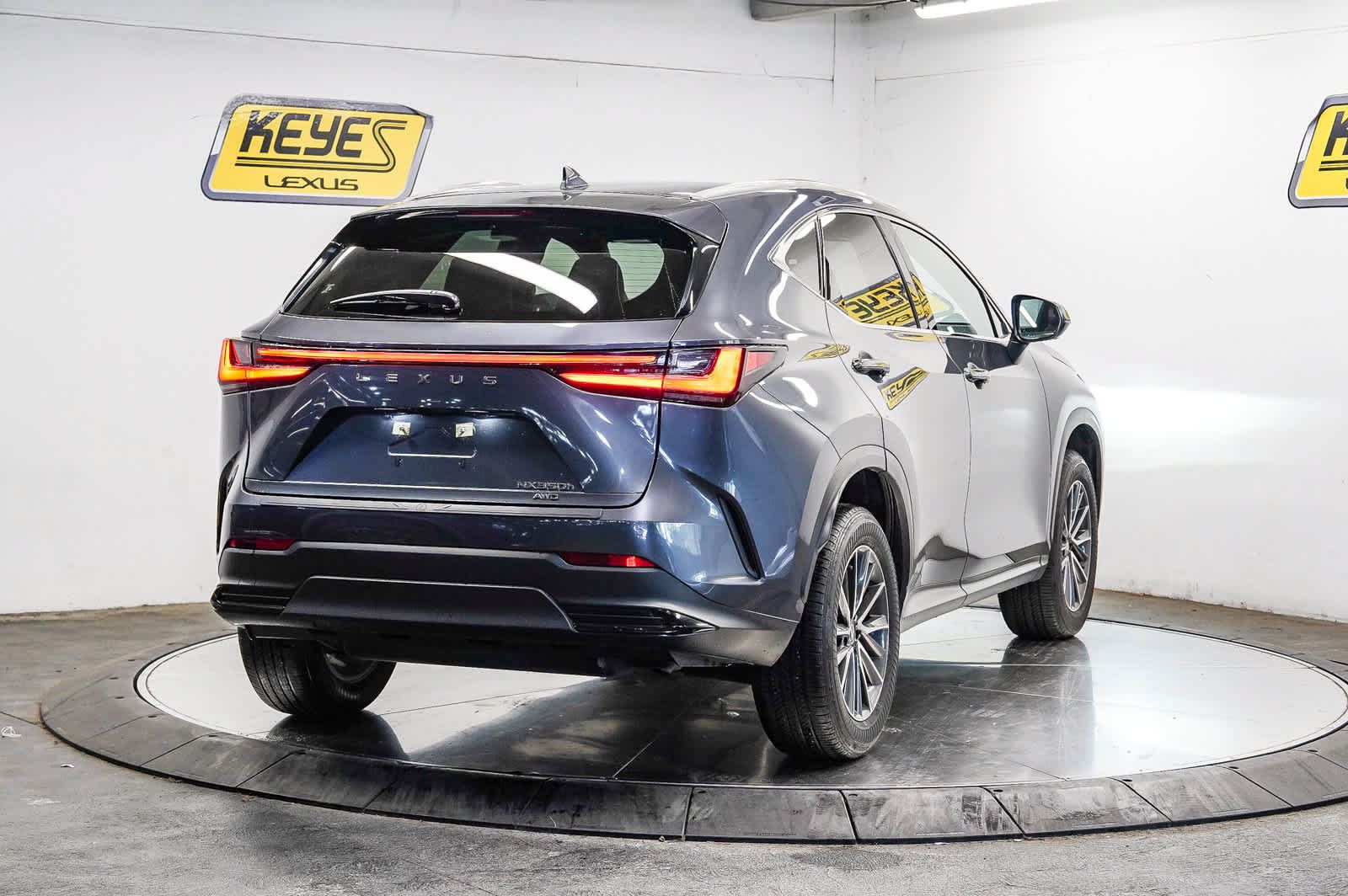 Used 2024 Lexus NX 350h AWD w/ Vision Package image 4
