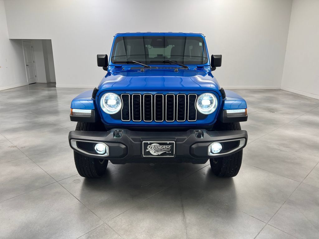 Used 2025 Jeep Wrangler Unlimited Sahara AWD/4WD image 3