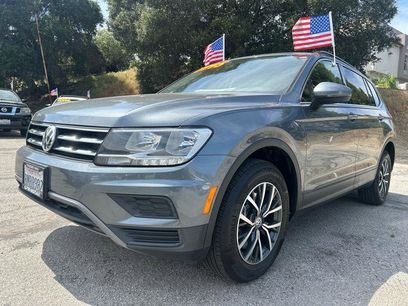 Used 2019 Volkswagen Tiguan SE w/ Panoramic Sunroof Package