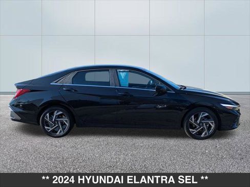 Used 2024 Hyundai Elantra SEL w/ Convenience Package FWD image 6