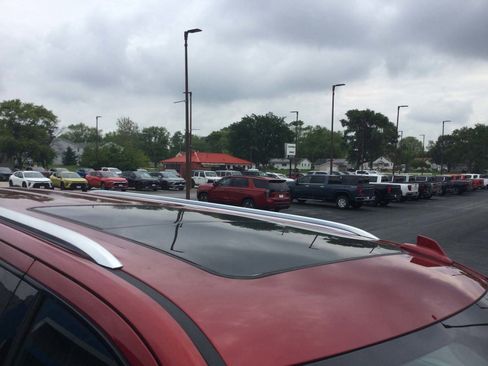 Used 2024 Chevrolet Suburban Premier w/ Premium Package image 7