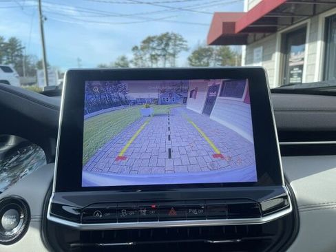 Used 2025 Jeep Compass Limited w/ Sun & Sound Group image 29