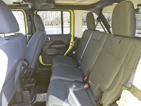 Used 2024 Jeep Wrangler Sahara image 19