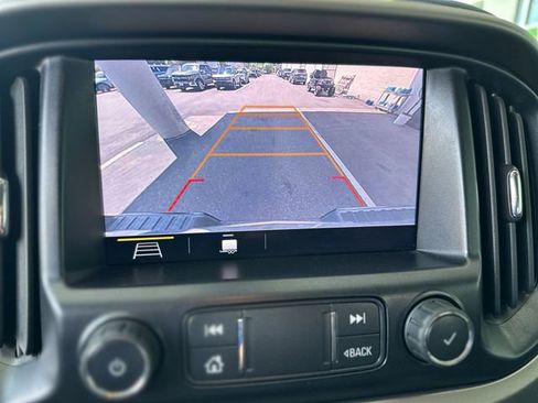 Used 2020 Chevrolet Colorado Z71 AWD/4WD image 18