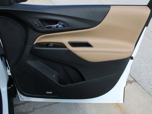 Used 2022 Chevrolet Equinox Premier AWD/4WD image 26