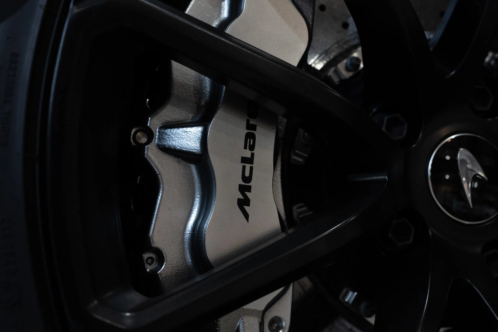 Used 2019 McLaren 570S Spider RWD image 22