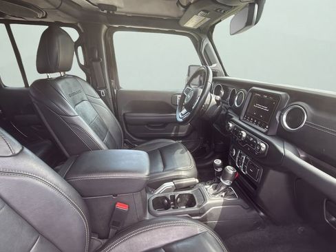 Used 2022 Jeep Gladiator Overland w/ Popular Equipment Package AWD/4WD image 19