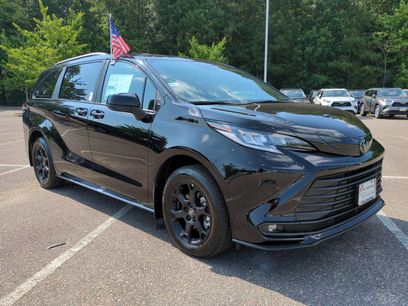 New 2026 Toyota Sienna XLE Woodland Edition