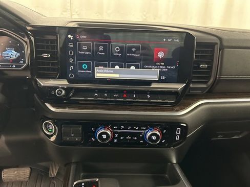 Used 2022 GMC Sierra 1500 Elevation image 18