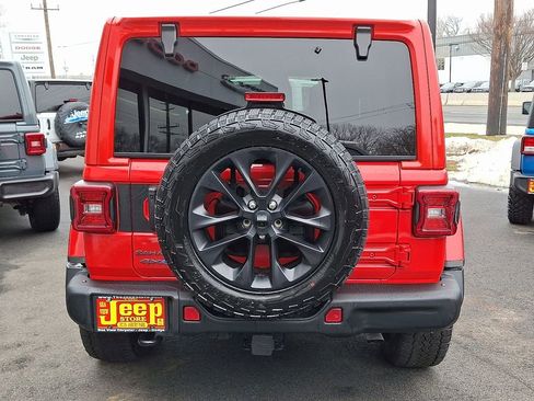 Certified 2025 Jeep Wrangler Unlimited Sahara image 5