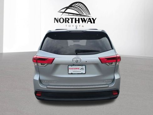 Used 2019 Toyota Highlander Plus w/ Protection Package #3 AWD/4WD image 4