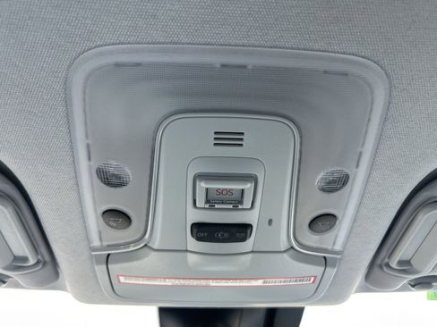 Used 2019 Toyota Prius Limited image 24