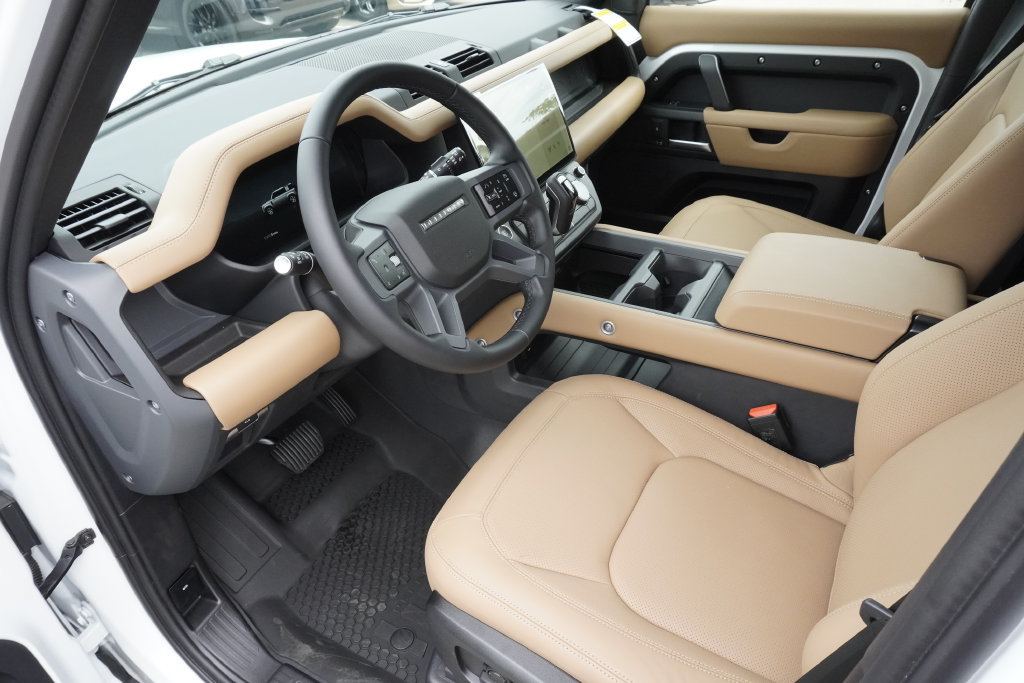 New 2026 Land Rover Defender 110 X-Dynamic SE AWD/4WD image 18