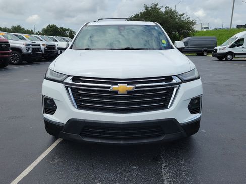 Used 2023 Chevrolet Traverse LT FWD image 2
