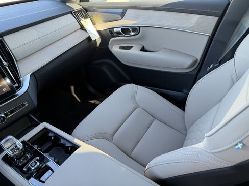 New 2026 Volvo XC90 T8 Plus image 14