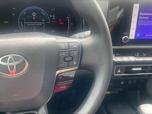 Used 2025 Toyota Camry LE w/ Convenience Package FWD image 24