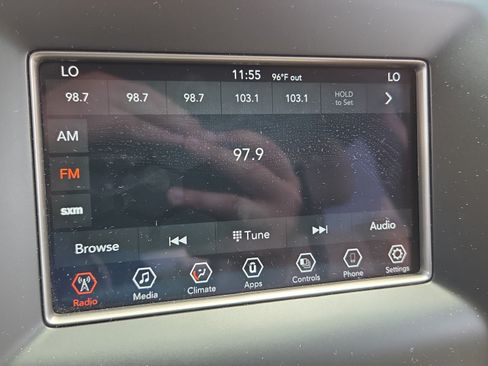 Used 2021 Jeep Grand Cherokee Laredo RWD image 26