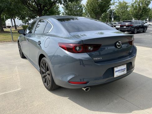 Used 2022 MAZDA MAZDA3 s FWD image 9