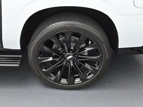 Certified 2026 Cadillac Escalade ESV Platinum Sport w/ LPO, ONYX Package AWD/4WD image 38