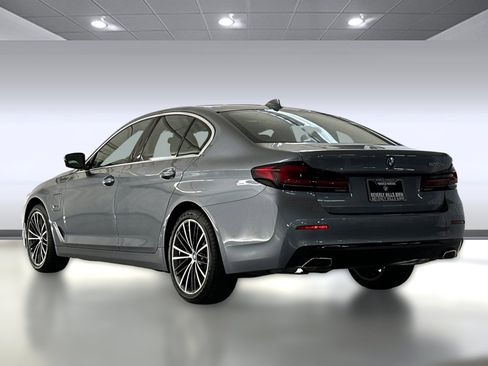 Used 2022 BMW 530e w/ Premium Package image 3