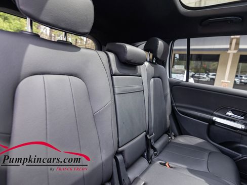 Used 2023 Mercedes-Benz GLB 250 4MATIC w/ Premium Package image 24