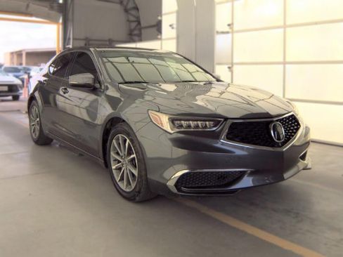 Used 2018 Acura TLX FWD image 3