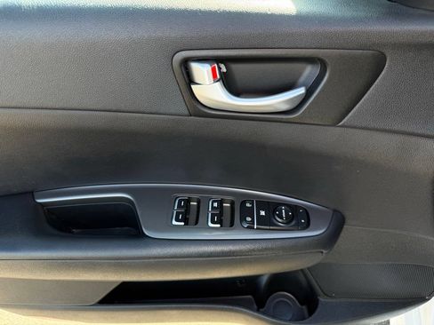 Used 2020 Kia Optima LX FWD image 19