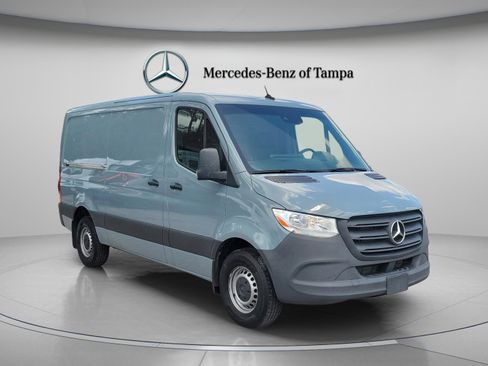 Used 2024 Mercedes-Benz Sprinter 2500 image 4