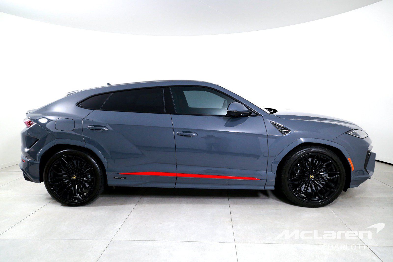 Used 2025 Lamborghini Urus S AWD/4WD image 9