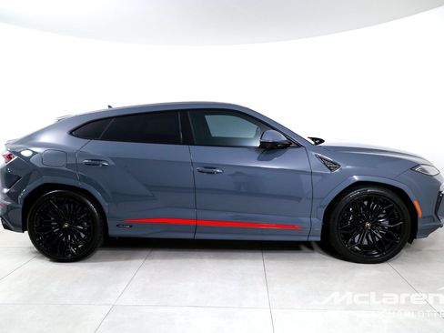 Used 2025 Lamborghini Urus SE AWD/4WD image 9