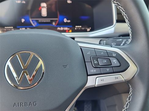 New 2025 Volkswagen Taos SE image 12