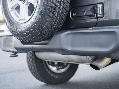 Used 2020 Jeep Wrangler Sport image 7