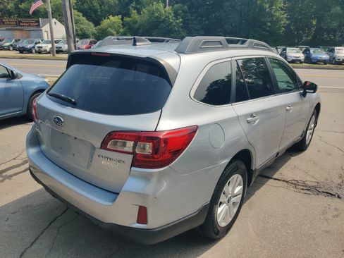 Used 2016 Subaru Outback 2.5i Premium image 6
