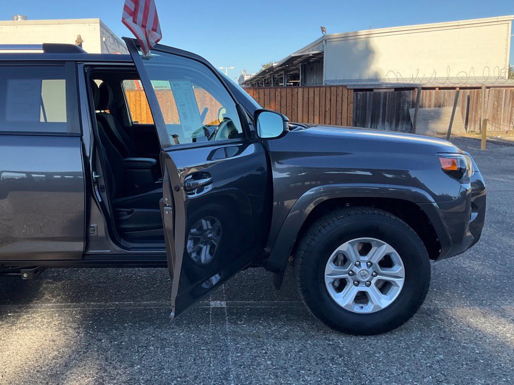 Used 2019 Toyota 4Runner SR5 RWD image 30