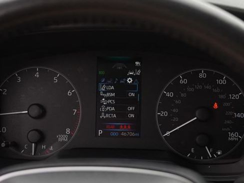 Used 2024 Toyota Corolla SE w/ SE Premium Package image 29