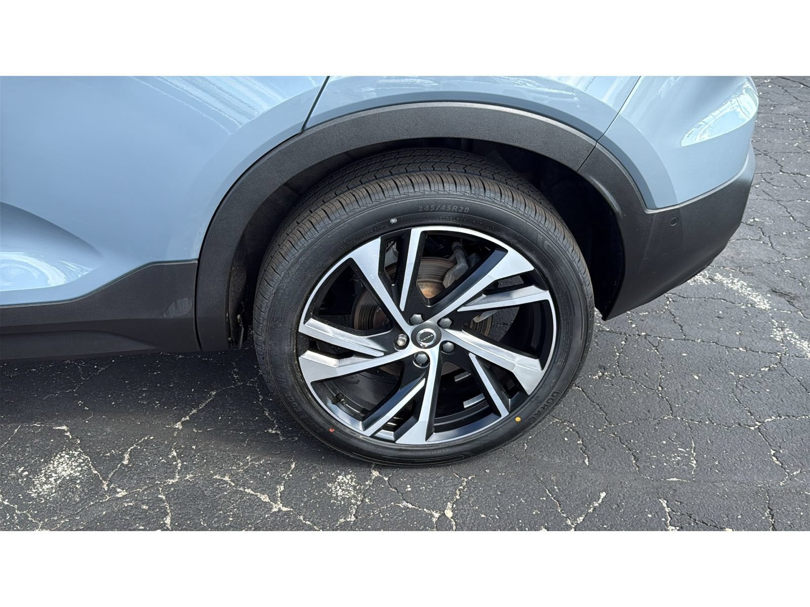 Used 2022 Volvo XC40 T5 R-Design w/ Advanced Package AWD/4WD image 13
