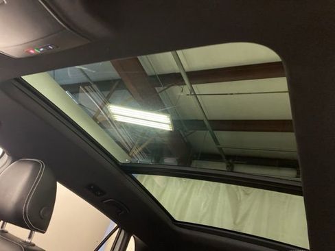 Used 2021 Volkswagen Atlas Cross Sport SEL Premium image 15